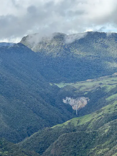 Paisaje de montaña en una experiencia Kora