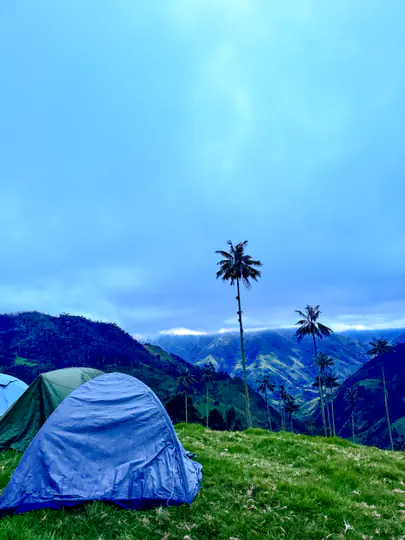 Paisaje de montaña en una experiencia Kora